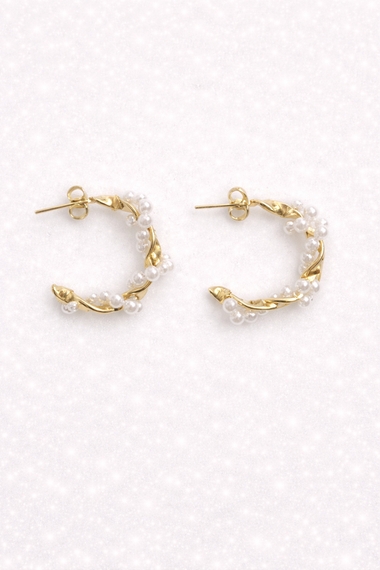 Orecchini a Cerchio Dorati con Perle